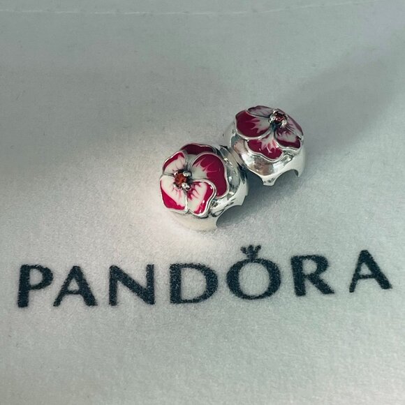 Pandora Rose Magnolia Bloom Flower Clip Charm - Picture 2 of 4